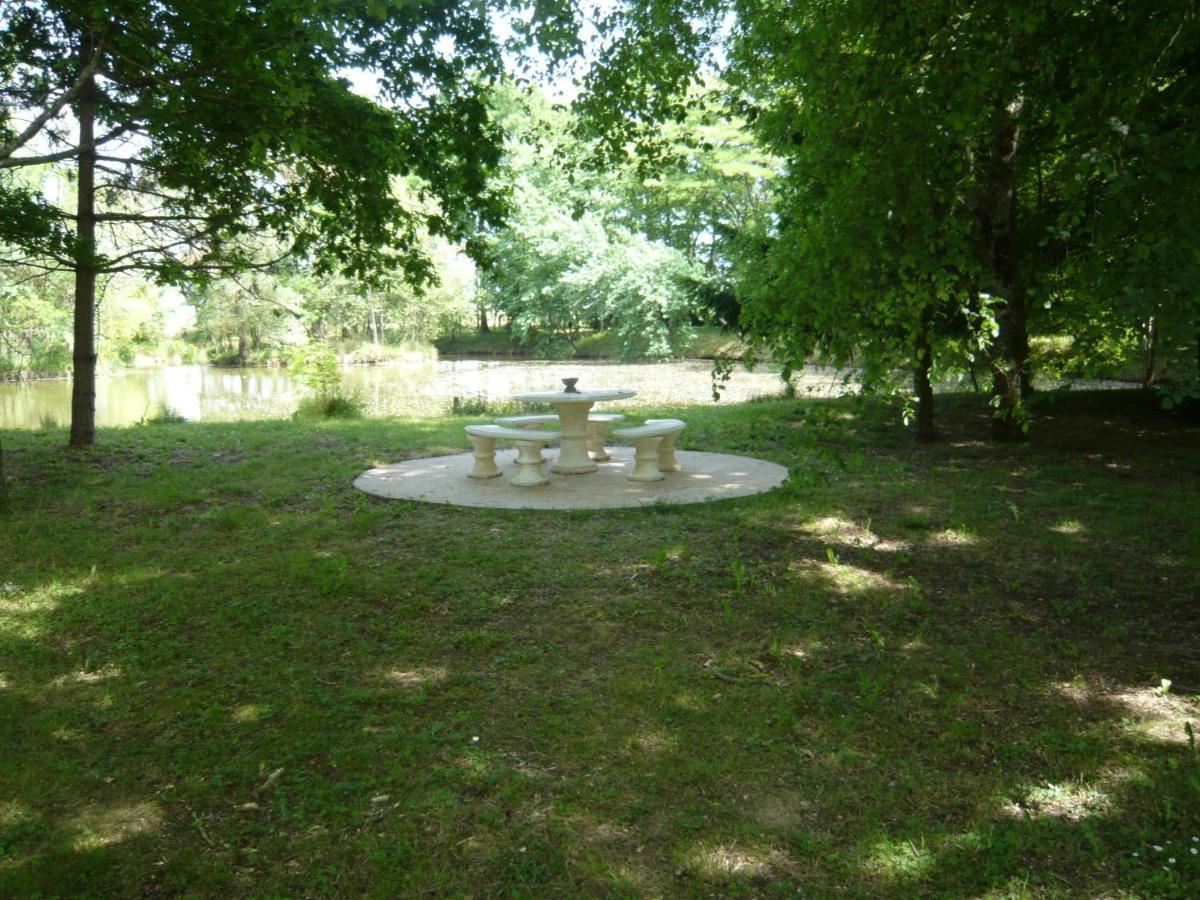 Villa Dikaria Montacher Екстер'єр фото